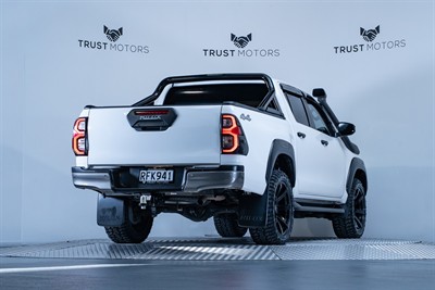 2020 Toyota Hilux - Thumbnail