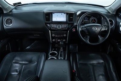 2017 Nissan Pathfinder - Thumbnail