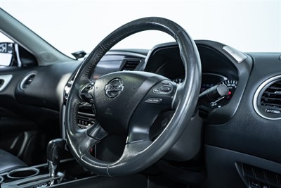 2017 Nissan Pathfinder - Thumbnail