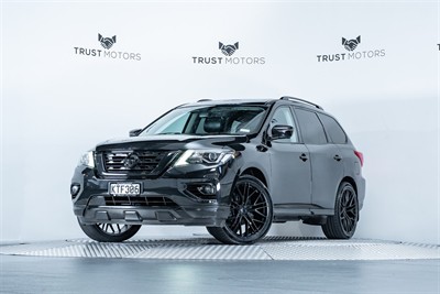 2017 Nissan Pathfinder - Thumbnail