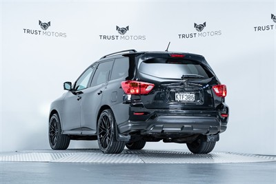 2017 Nissan Pathfinder - Thumbnail