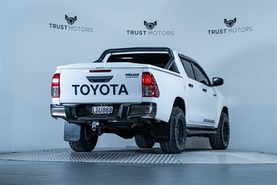 2018 Toyota Hilux - Thumbnail