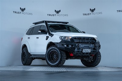 2017 Ford Everest - Thumbnail