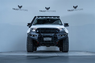 2017 Ford Everest - Thumbnail