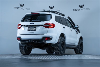 2017 Ford Everest - Thumbnail