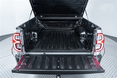 2022 Toyota Hilux - Thumbnail