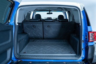 2013 Toyota FJ Cruiser - Thumbnail