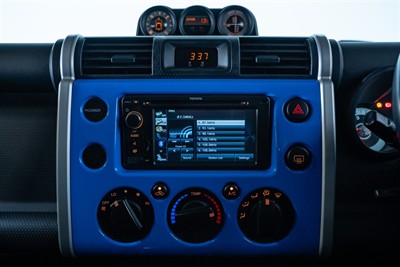 2013 Toyota FJ Cruiser - Thumbnail