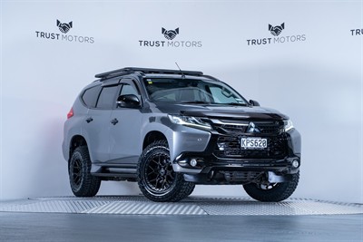 2017 Mitsubishi Pajero Sport - Thumbnail