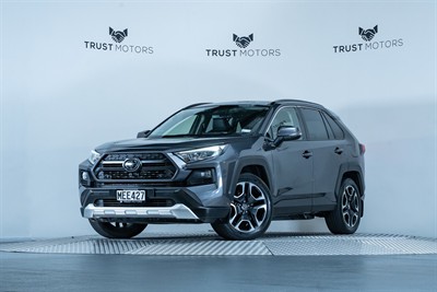 2019 Toyota Rav4 - Thumbnail