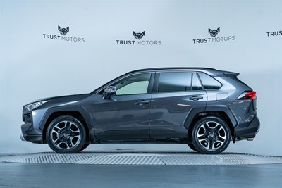 2019 Toyota Rav4 - Thumbnail