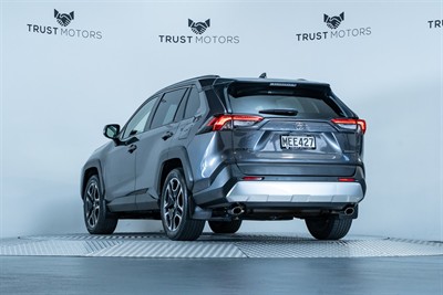 2019 Toyota Rav4 - Thumbnail
