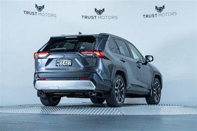 2019 Toyota Rav4 - Thumbnail