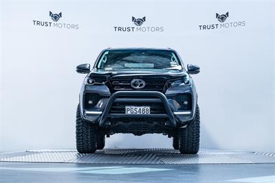 2022 Toyota Fortuner - Thumbnail