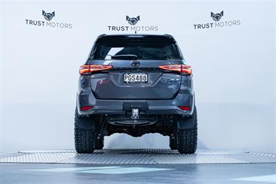2022 Toyota Fortuner - Thumbnail