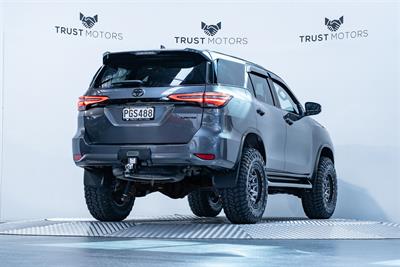2022 Toyota Fortuner - Thumbnail