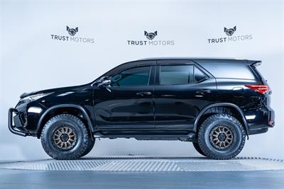 2018 Toyota Fortuner - Thumbnail