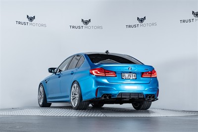 2018 BMW M5 - Thumbnail