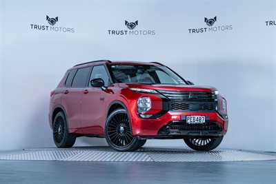 2022 Mitsubishi Outlander - Thumbnail
