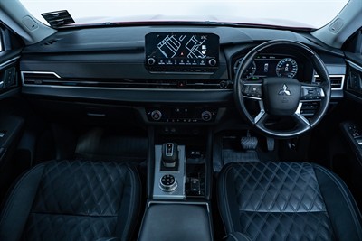 2022 Mitsubishi Outlander - Thumbnail