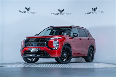 2022 Mitsubishi Outlander - Thumbnail