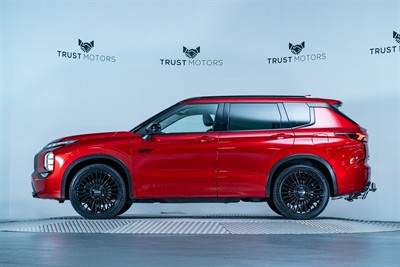 2022 Mitsubishi Outlander - Thumbnail