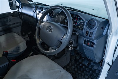 2020 Toyota Landcruiser - Thumbnail