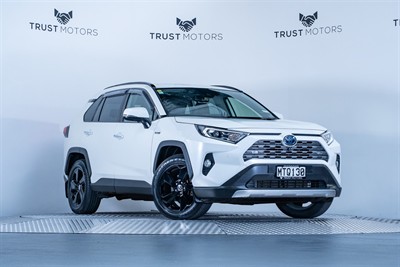 2020 Toyota Rav4 - Thumbnail