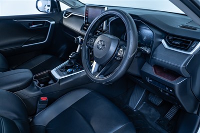 2020 Toyota Rav4 - Thumbnail