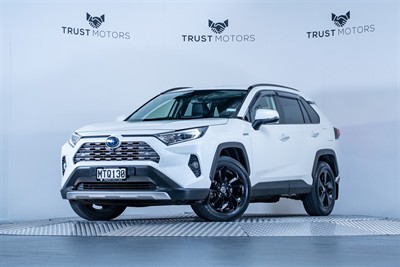 2020 Toyota Rav4 - Thumbnail