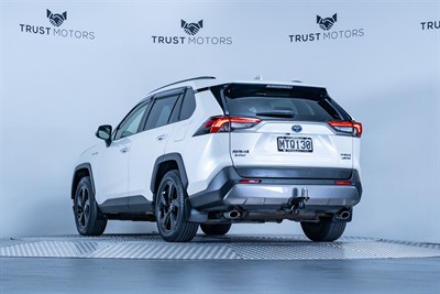 2020 Toyota Rav4 - Thumbnail
