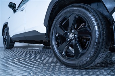 2020 Toyota Rav4 - Thumbnail
