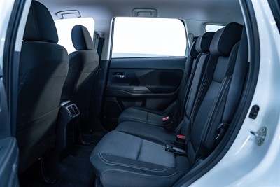2020 Mitsubishi Outlander - Thumbnail