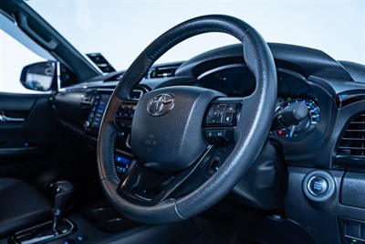 2022 Toyota Hilux - Thumbnail