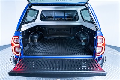 2022 Toyota Hilux - Thumbnail