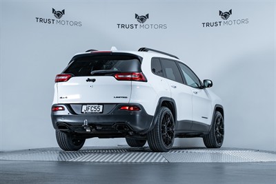 2015 Jeep Cherokee - Thumbnail