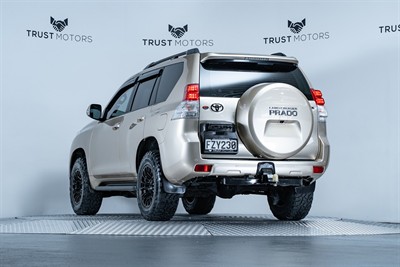2011 Toyota Landcruiser Prado - Thumbnail