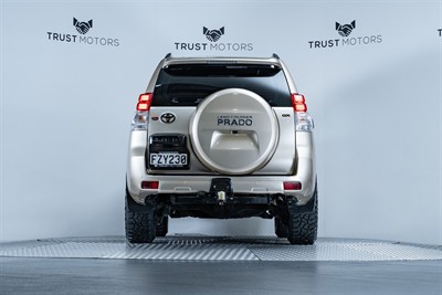 2011 Toyota Landcruiser Prado - Thumbnail