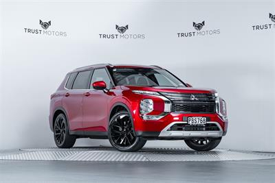 2022 Mitsubishi Outlander - Thumbnail