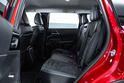 2022 Mitsubishi Outlander - Thumbnail