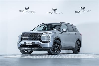 2022 Mitsubishi Outlander - Thumbnail