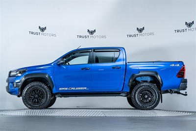 2023 Toyota Hilux - Thumbnail