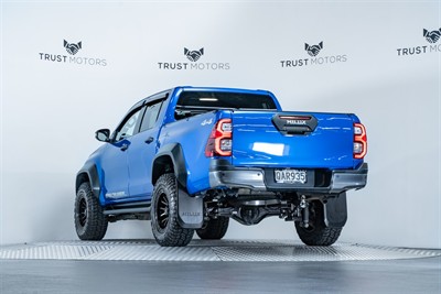 2023 Toyota Hilux - Thumbnail