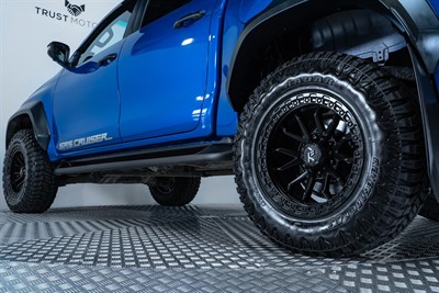 2023 Toyota Hilux - Thumbnail