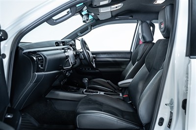 2023 Toyota Hilux - Thumbnail