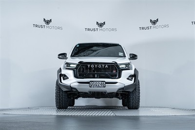 2023 Toyota Hilux - Thumbnail