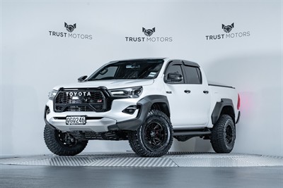 2023 Toyota Hilux - Thumbnail
