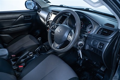2020 Mitsubishi Triton - Thumbnail