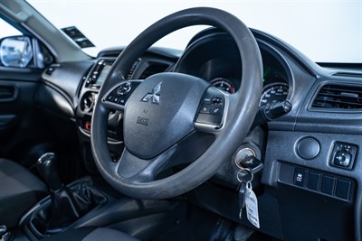 2020 Mitsubishi Triton - Thumbnail