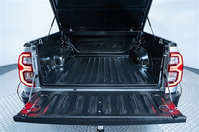 2020 Toyota Hilux - Thumbnail